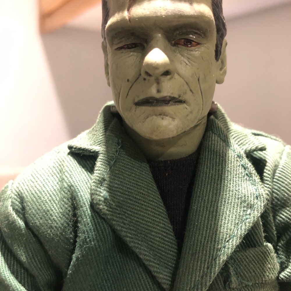 2001 Sideshow Universal Frankenstein Figurine With Stand